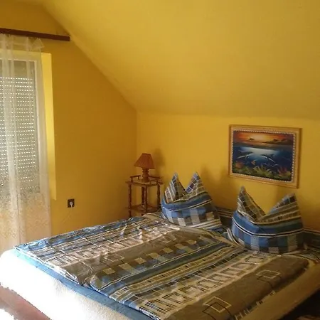 Agi Apartman